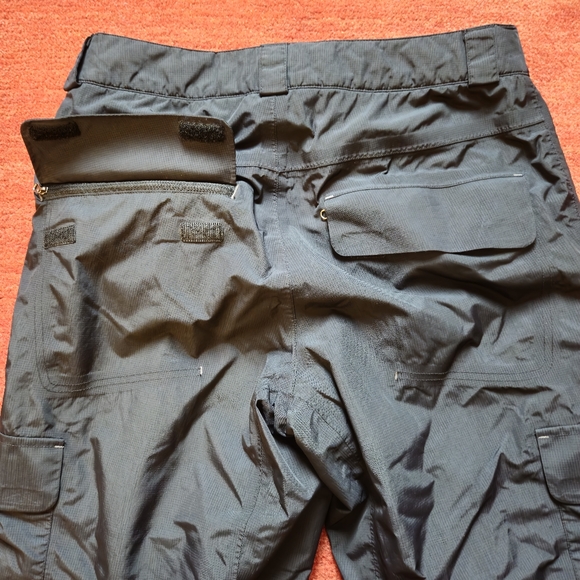 Outdoor Research OR Insulated Waterproof Ski Snowboard Cargo Pants Size Medium - Picture 6 of 10